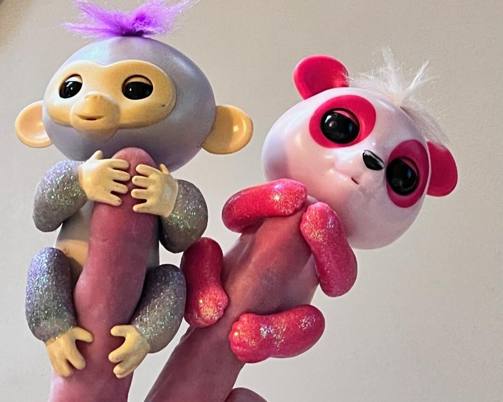 2 WowWee Fingerlings Interactive Collectibles & 1 Pixie Belle Needs Battery Cute