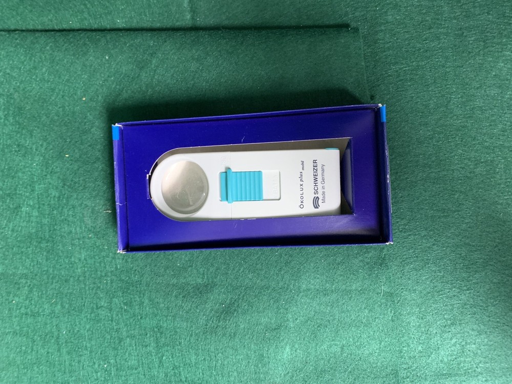 Schweizer Okolux Plus Mobil 28D HANDHELD ILLUMINATED MAGNIFIER