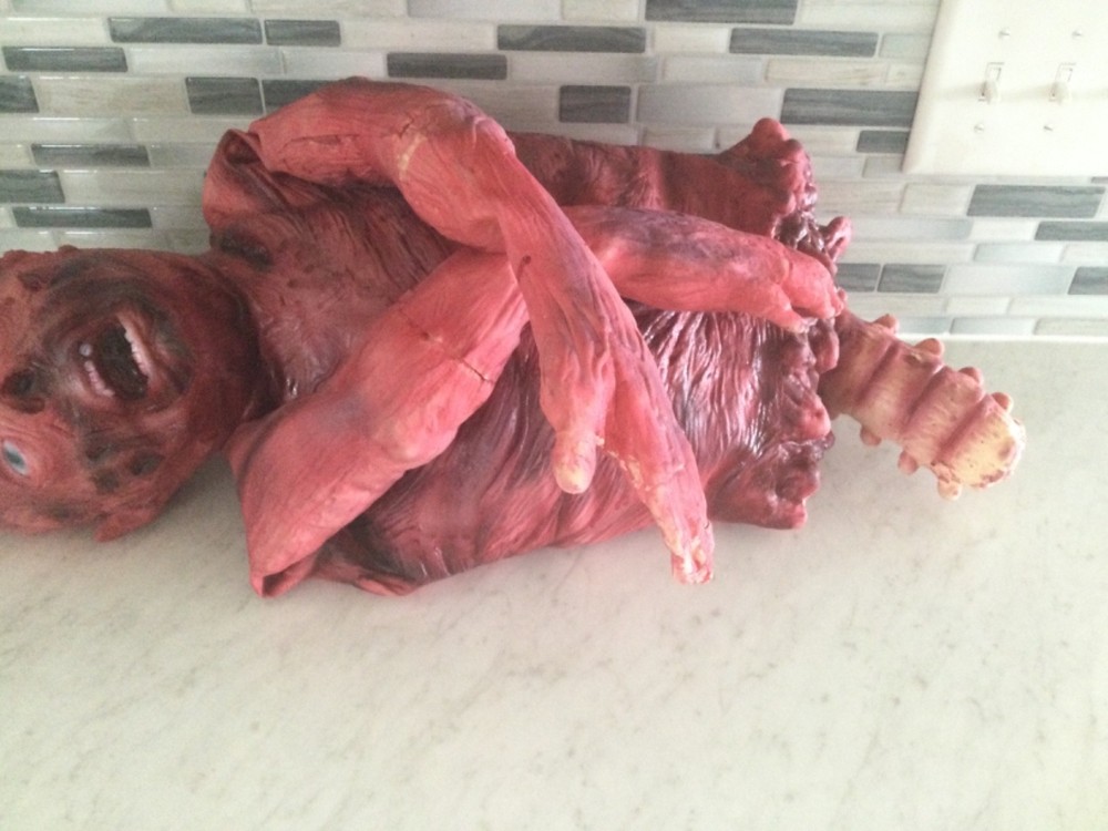 HALLOWEEN HORROR ZOMBIE LARGE REALISTIC DUMMY