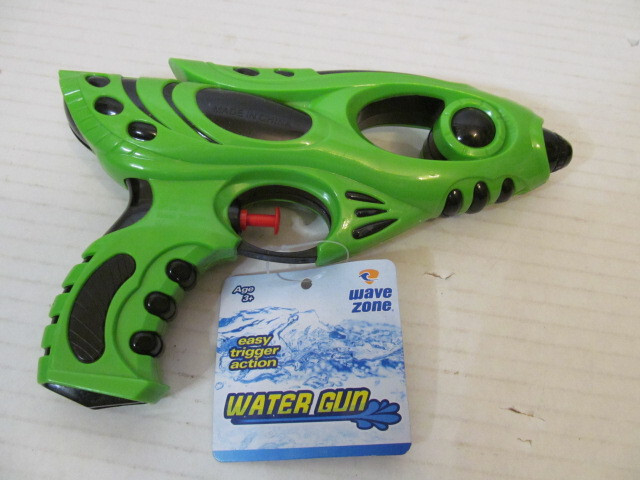 Wave Zone Easy Trigger Action Water Gun, Green for Ages 3+