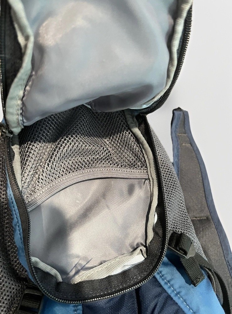 Camelbak Rogue Hydration Backpack Blue Bag Cycle Run Hike w/ Water Bladder