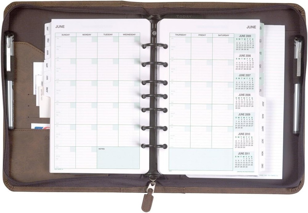 Day-Timer Distressed Look Starter Set Organizer, Undated, 7 Ring, Desk Size,