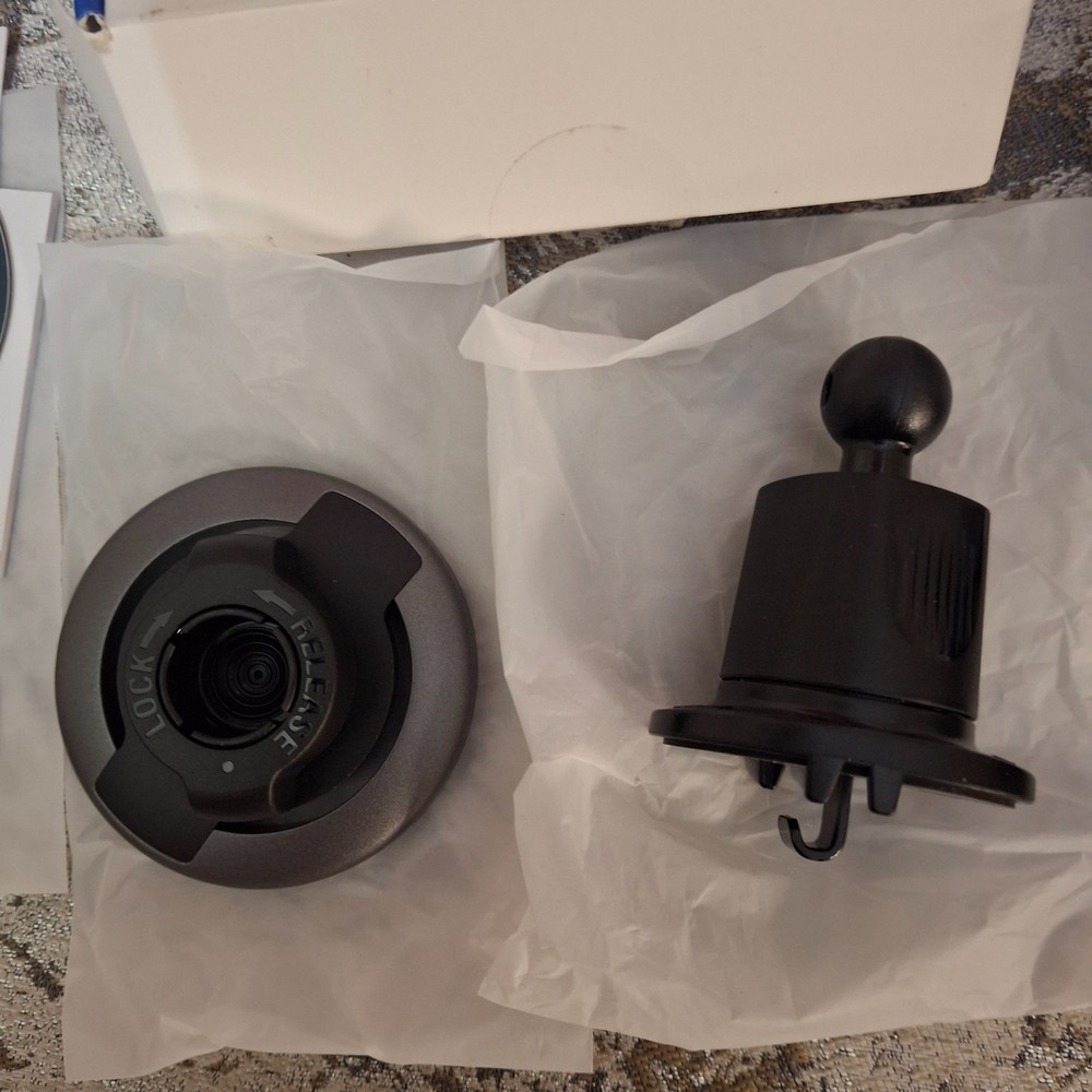 SyncWire Wireless FM Transmitter Bluetooth & Magnetic Car Vent Mount MagSafe