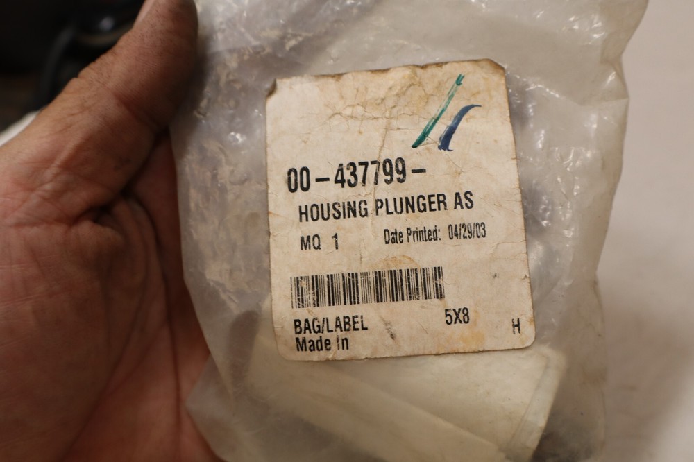 437799 plunger Housing AS Hobart