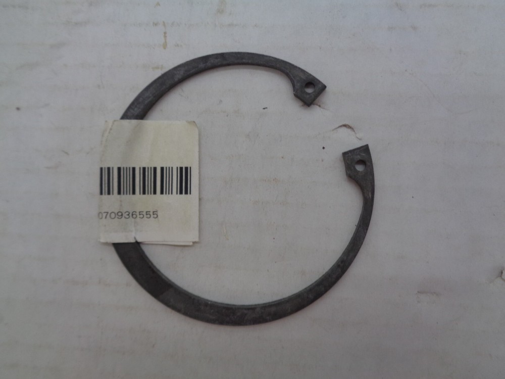 AGCO RING/RETAINING - 70936555 BX5