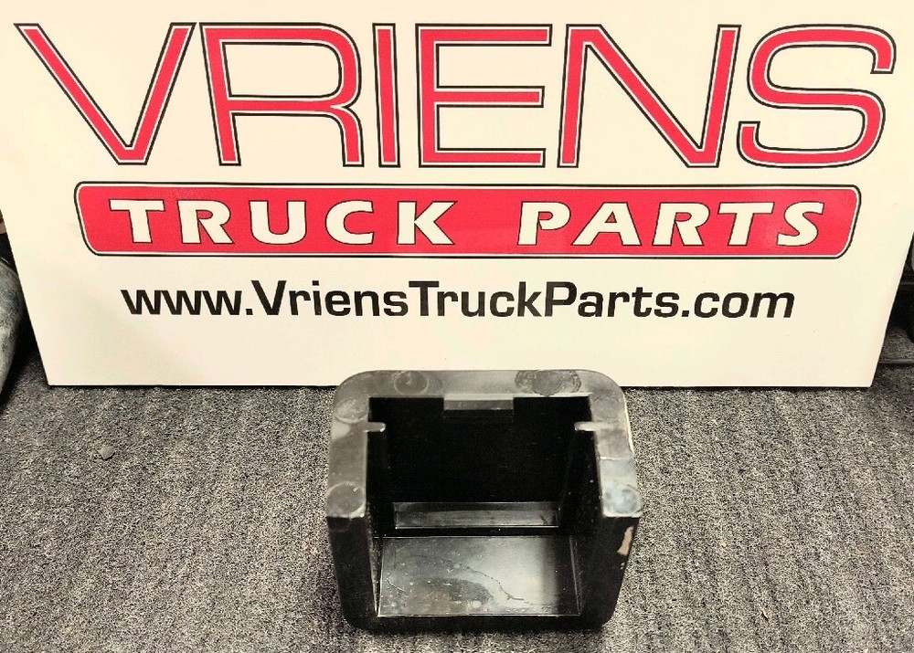 PETERBILT SUPPORT-BUMPER UPPER HOOD 13-04711