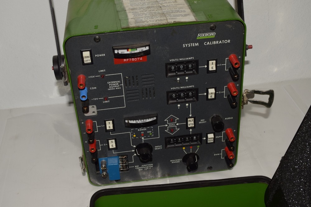 FOXBORO SYSTEM CALIBRATOR MODEL 2AT-CAL (DEC85)