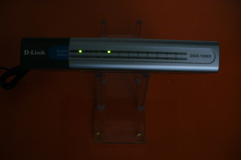 D-LINK DGS-1008D ETHERNET 8-PORT GIGABIT SWITCH