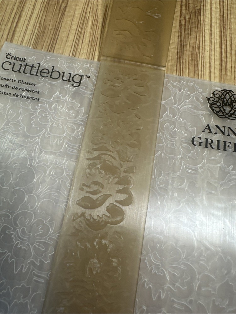 ROSETTE CLUSTER Anna Griffin Embossing Folder & Border Rose Cuttlebug