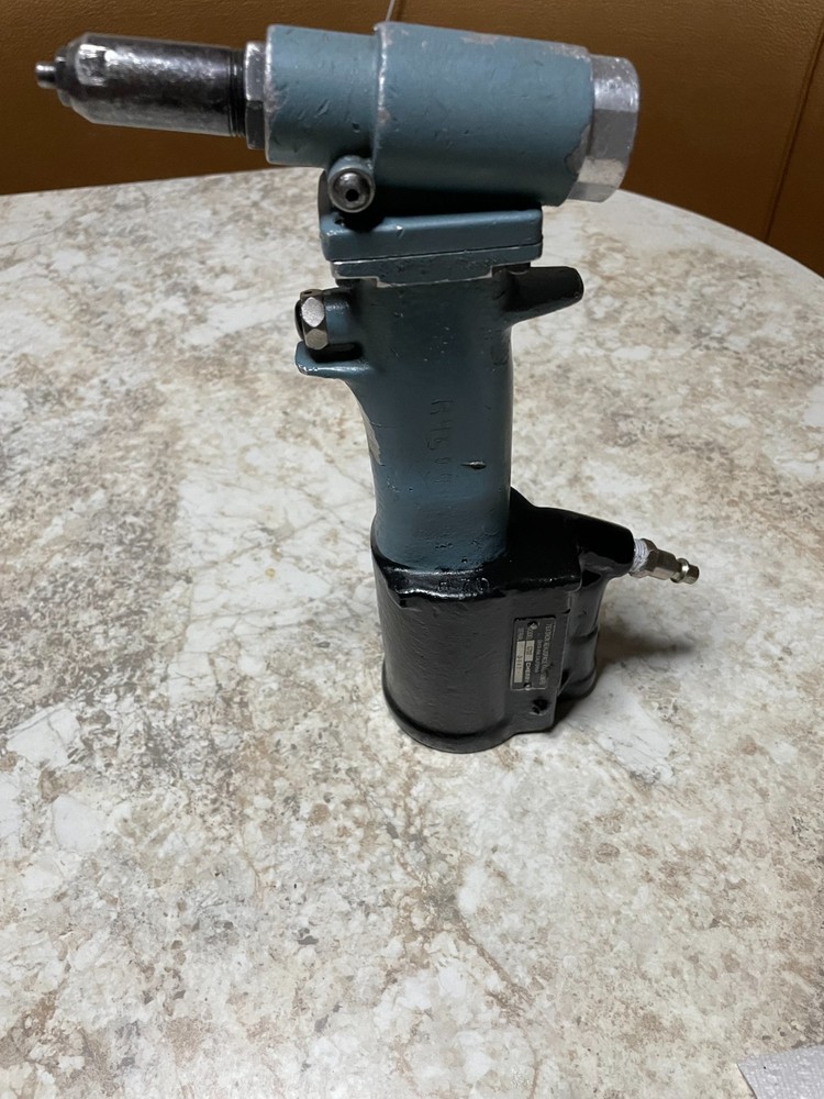 G 702 cherry nutplate riveter