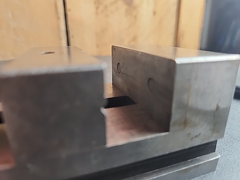 Precision machinist vise