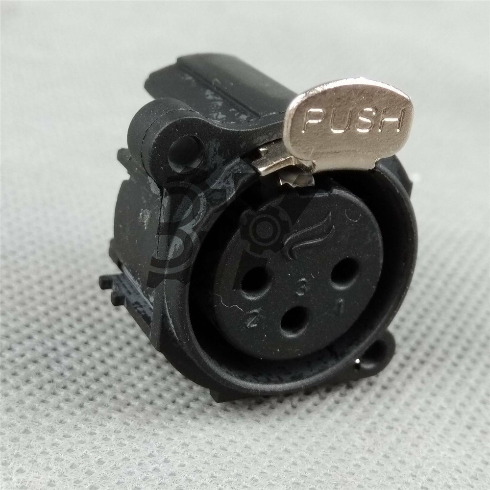 New XLR 1PCS 3 Pin Panel Mount Female Chassis Socket Connector