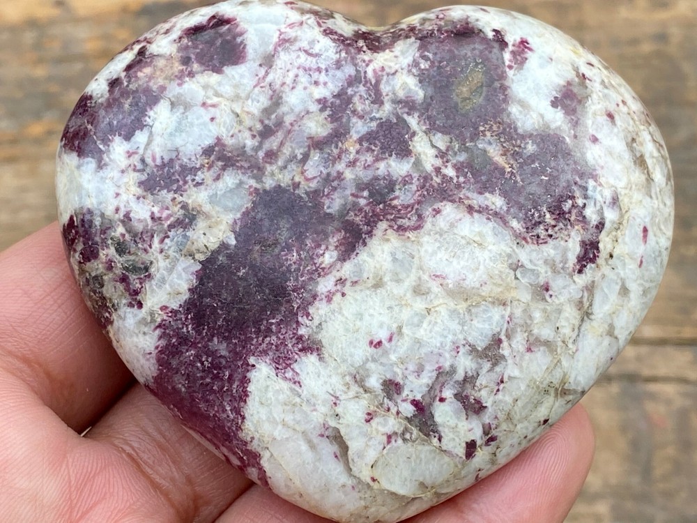 2.7" Rubellite Polished heart 4.1 oz