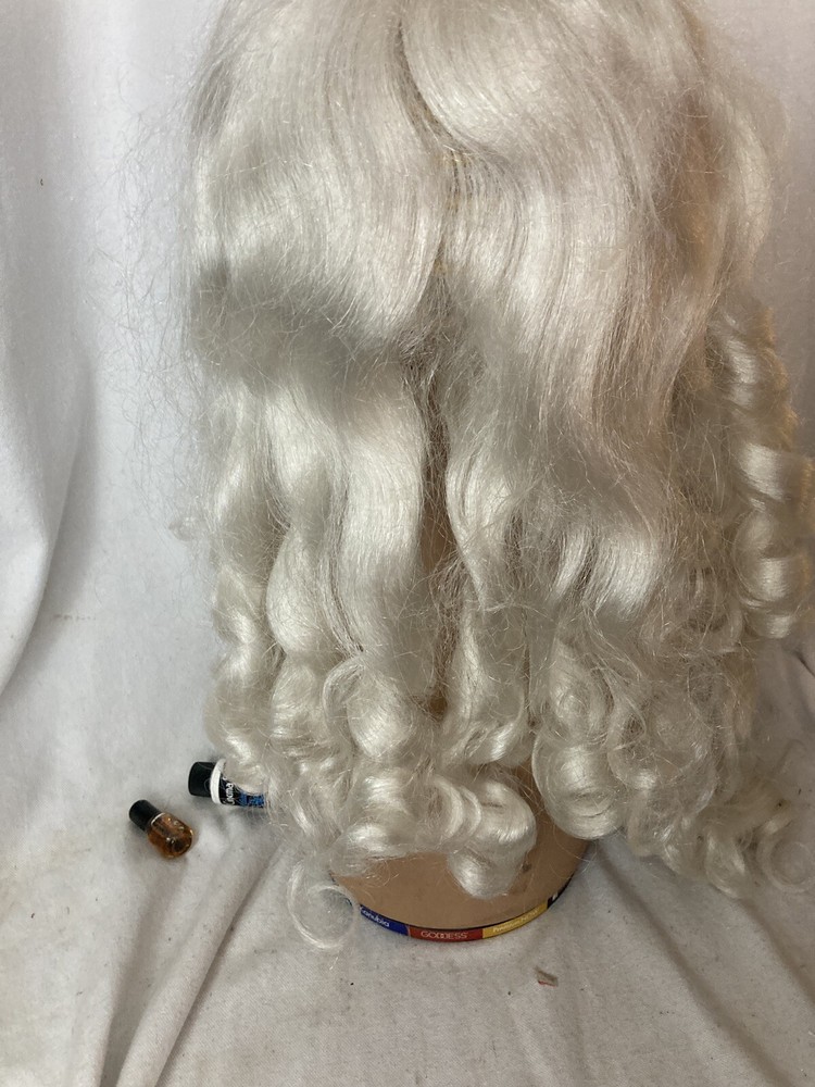 Really Nice Santa Wig and Beard QUALITY!