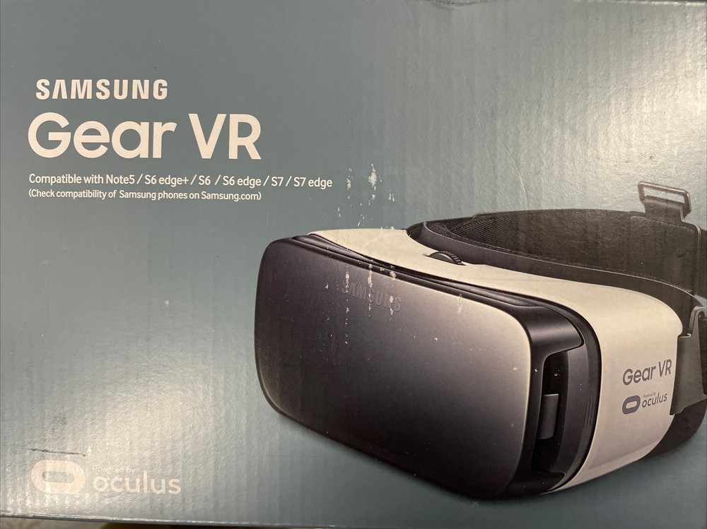 Samsung Gear VR powered by Oculus