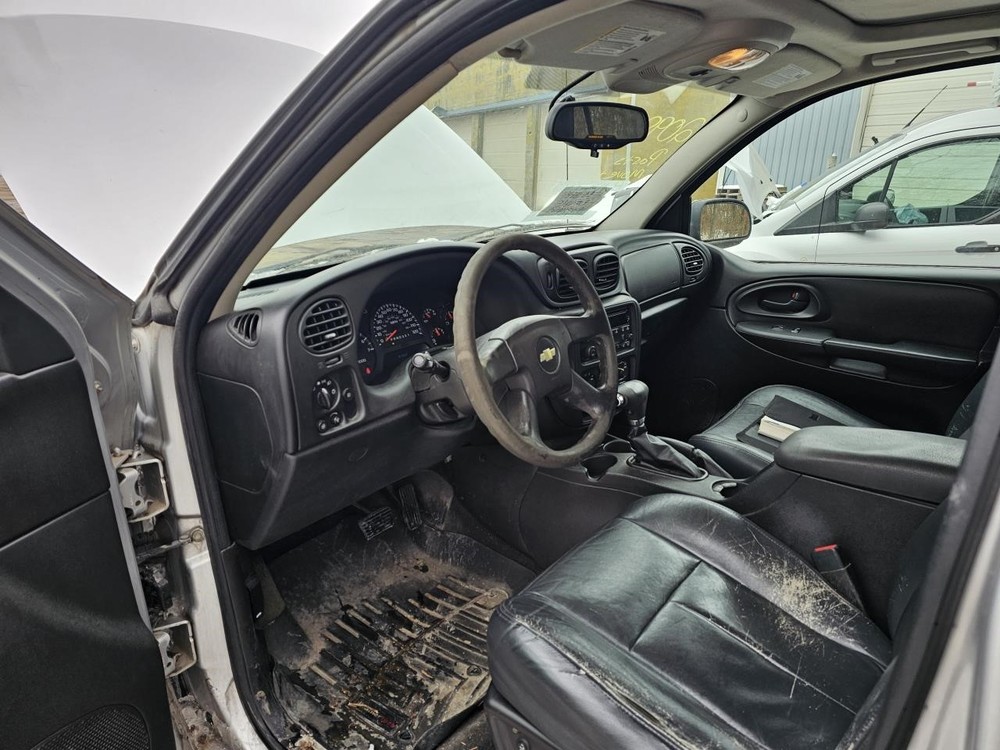 TRAILBLAZ 2009 Headrest 2413651