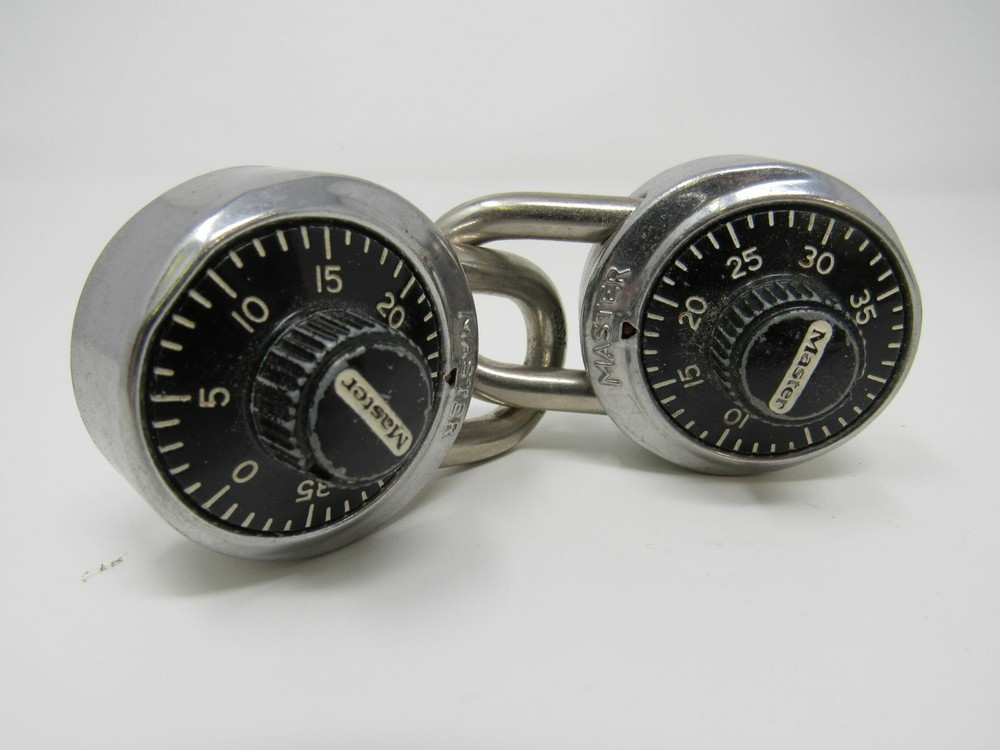 Master Lock Co 2 Combination Pad Locks Back Key Hole V643