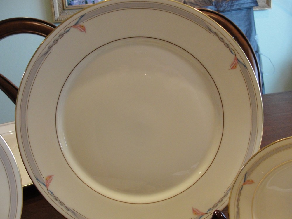 LENOX GRAMERCY 4 5-PIECE PLACE SETTINGS