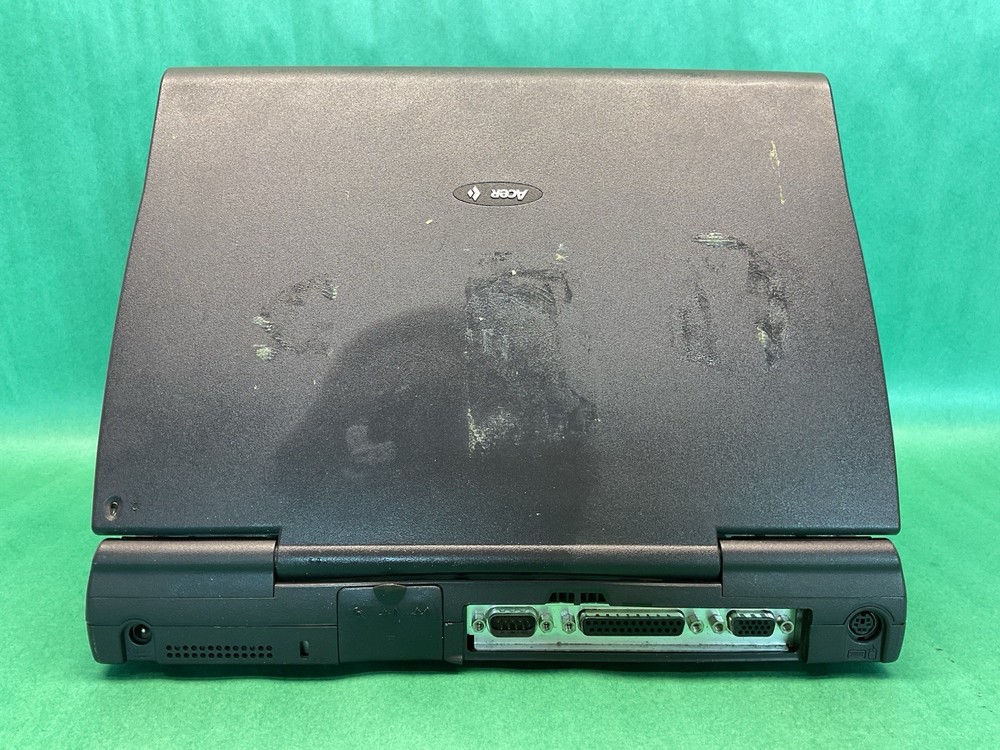 Vintage AcerNote Light - Powers On - NO HARD DRIVE- Untested