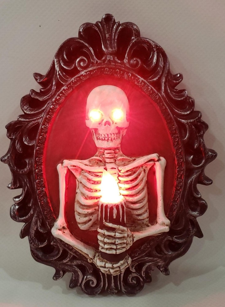 Skeleton Wall Decor with LED, 10"