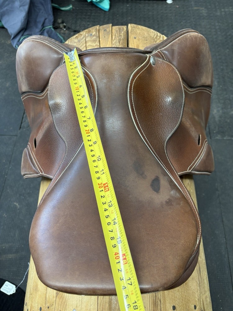 17.5” Adam Ellis Jump Saddle