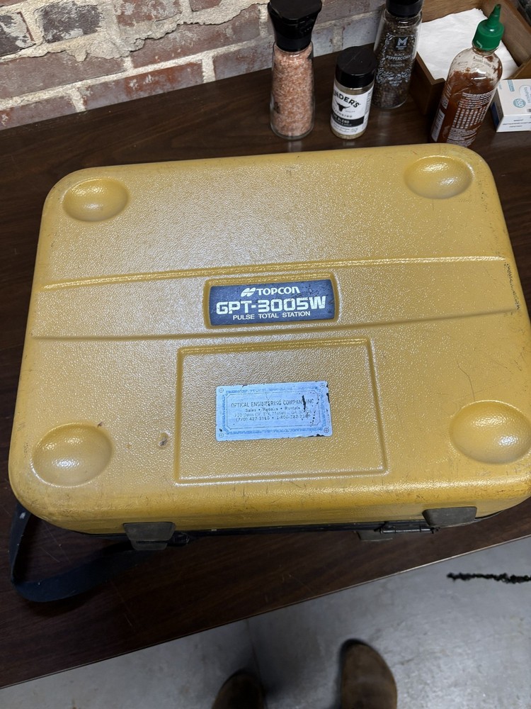 Topcon 3005 Reflectorless Total Station