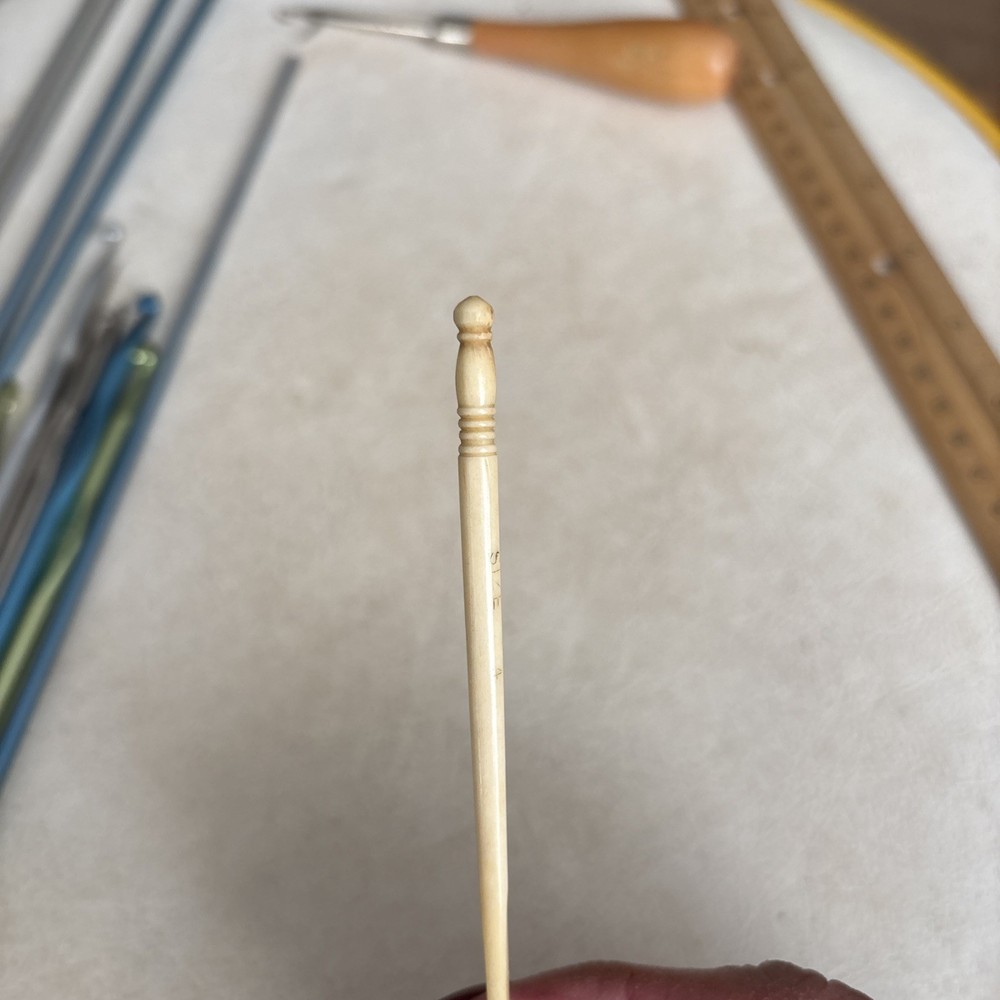 Vintage Bone Crochet Hook Size 4