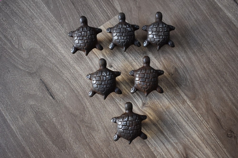 Vintage Cast Iron Turtoise Drawer Pulls Cabinet Knobs Vintage distressed 6 pic