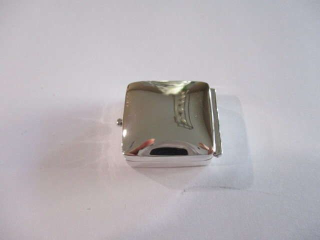 Sterling silver pill box square shape Smooth and shiny 925 silver hallmarked