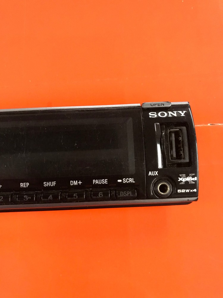 Sony CDX-GT700HD Faceplate