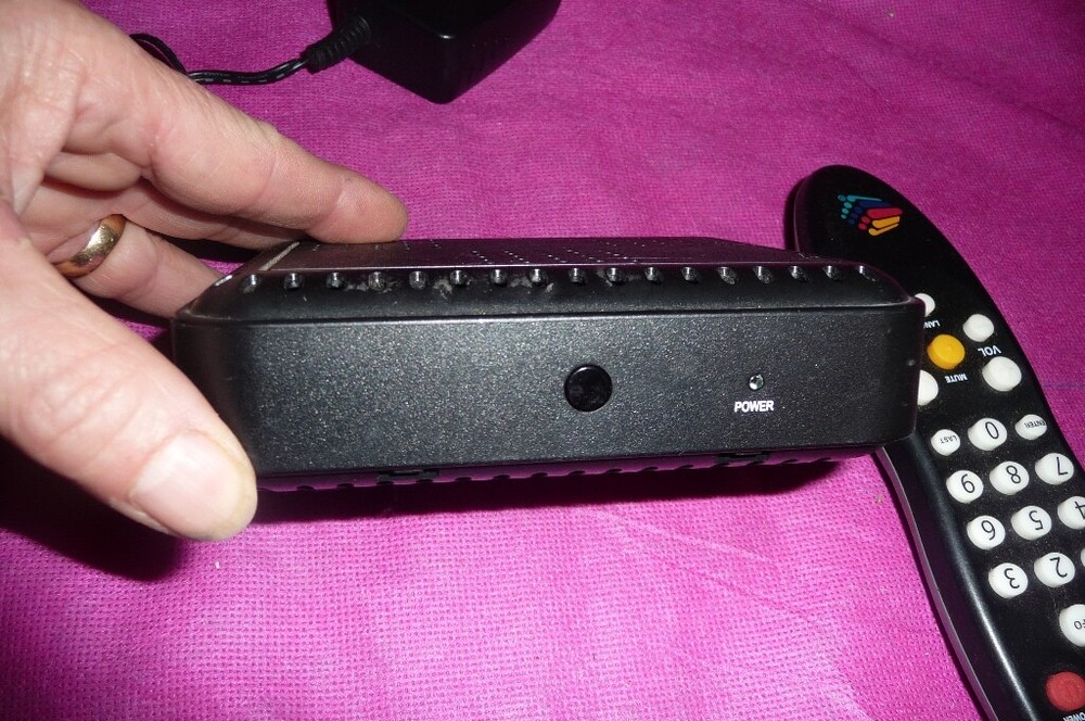 Technicolor Digital Transport Adapter DCI104ICS Remote/ Power Supply UNtested