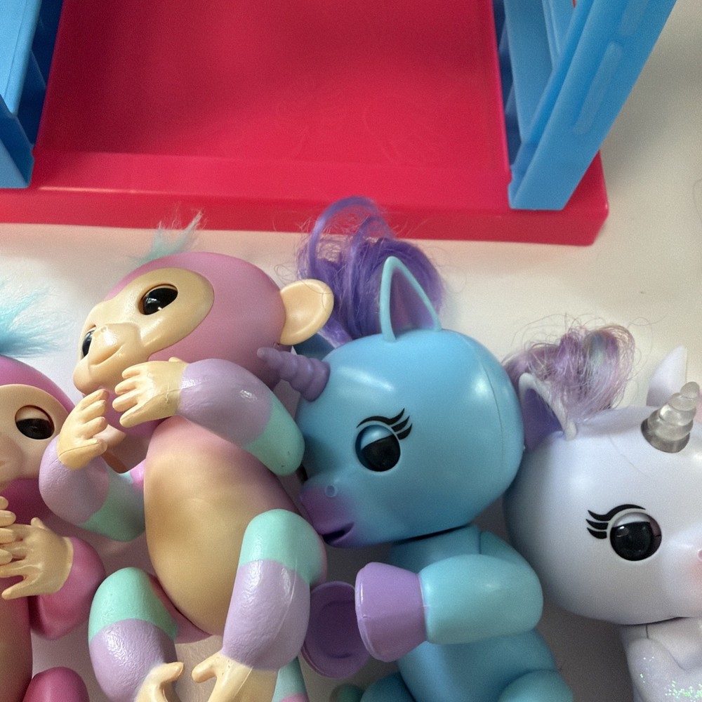 Fingerlings Monkey Bars Playset with 5 Large Working