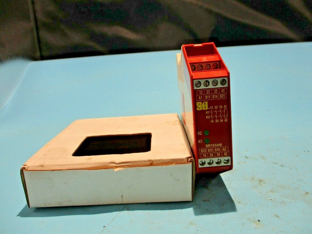 NEW STI SR100003AM02 SOLID STATE RELAY