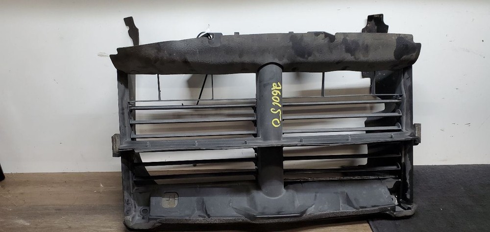 RAM1500 2014 Air Shutter 1176741