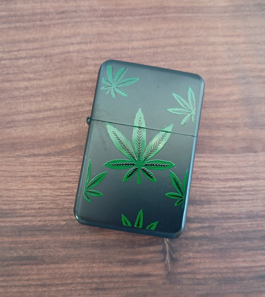 Windproof Refillable Oil Lighter Black Pot Leaf
