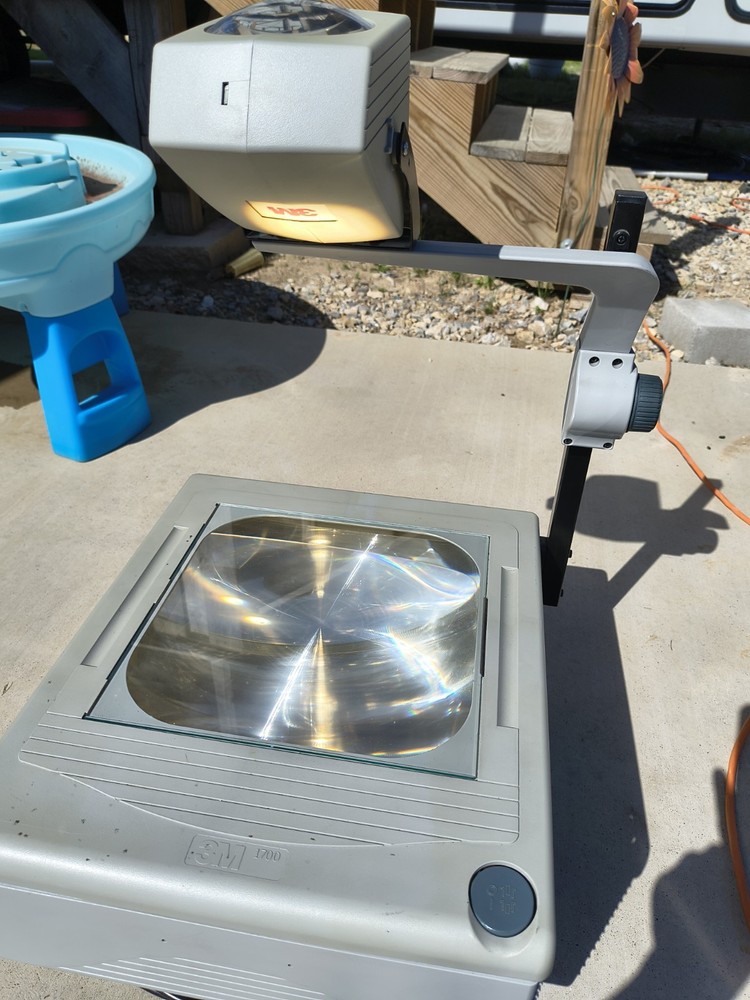 3M 1700 Series overhead projector