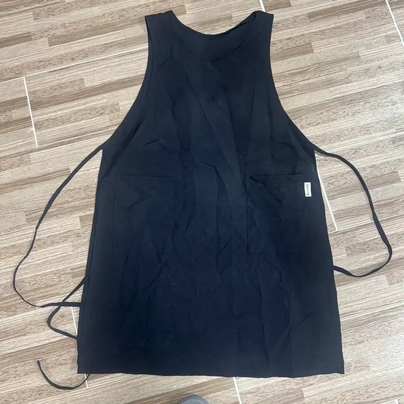 Two Aprons for Pet Grooming Official