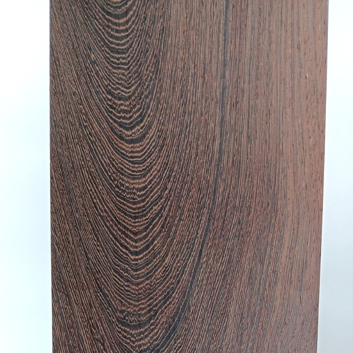 Wenge board aka Millettia laurentii