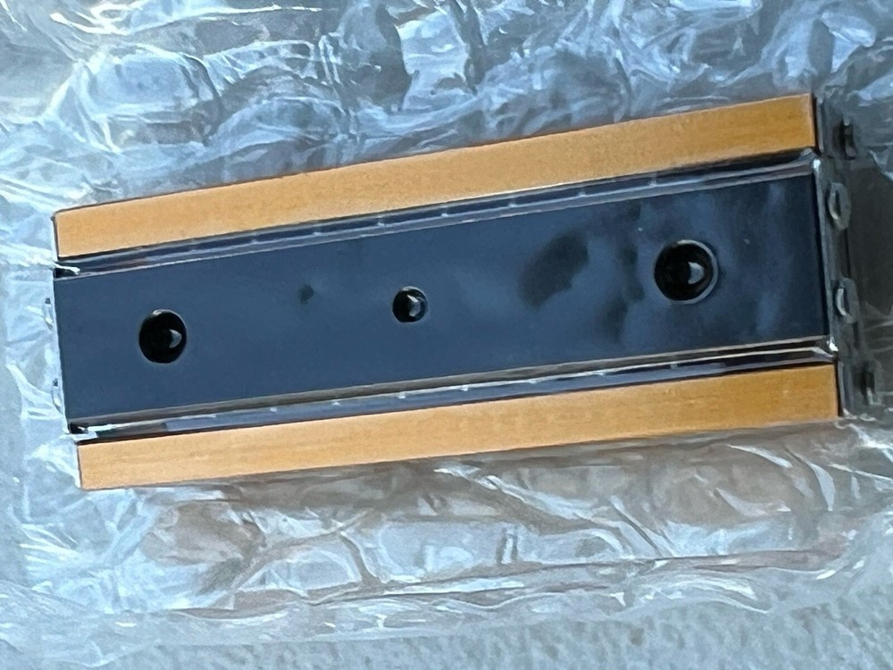 THK LINEAR BALL SLIDE LS 1052