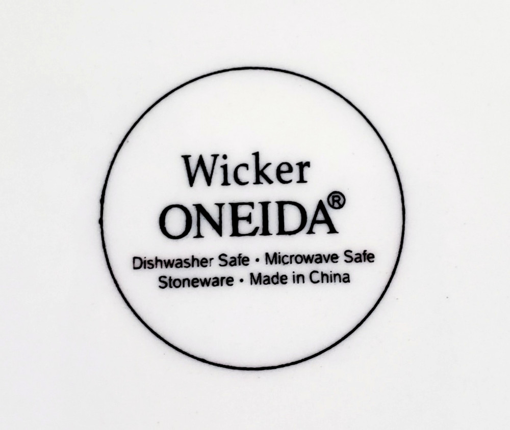 (4) ONEIDA KITCHEN WICKER BASKET WHITE DINNER PLATES 11"