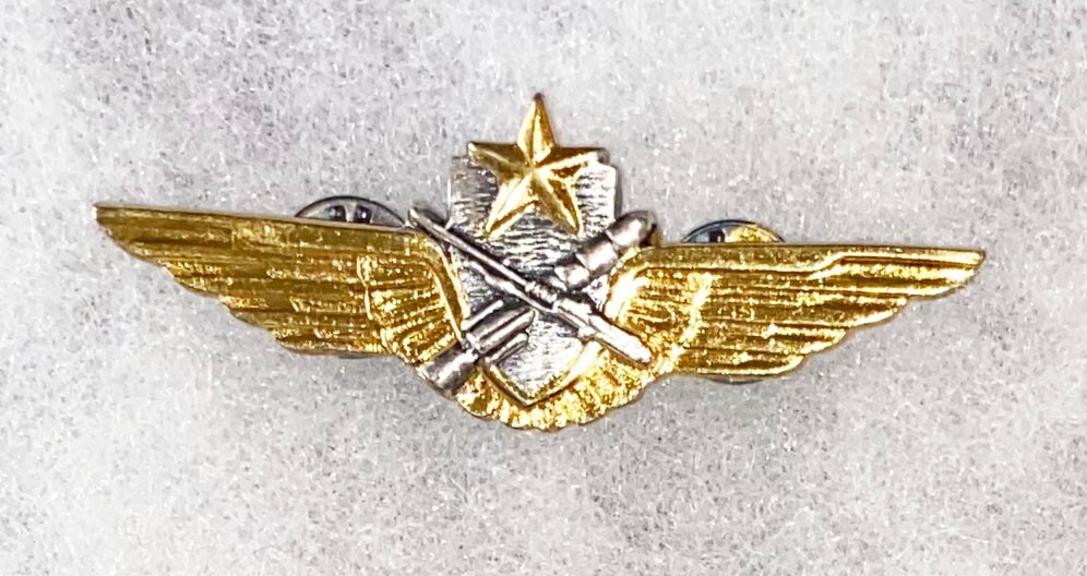 French Army Light Aviation Pilot / Observer Wing Badge