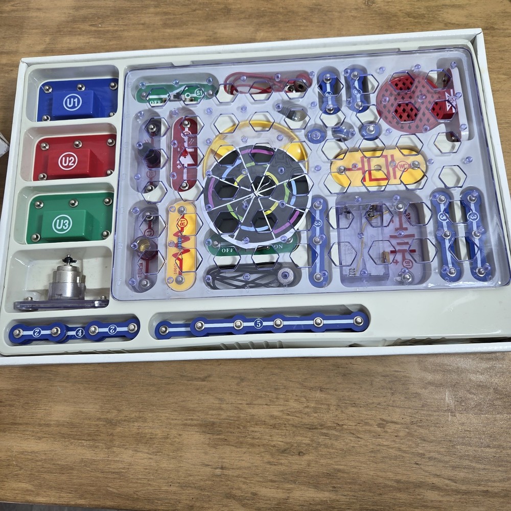 ELENCO Snap Circuits Jr. 100 Experiments Electronics Discovery Kit