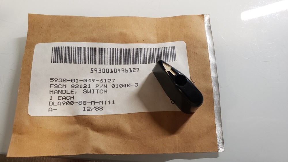 (4) ELECTRO SWITCH HANDLE 01040-3 5930-01-049-6127