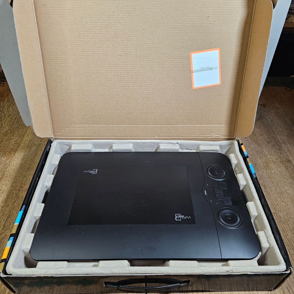 VisTablet VTrealm Pro Drawing Tablet With Pen Software & USB Powers Up in Box