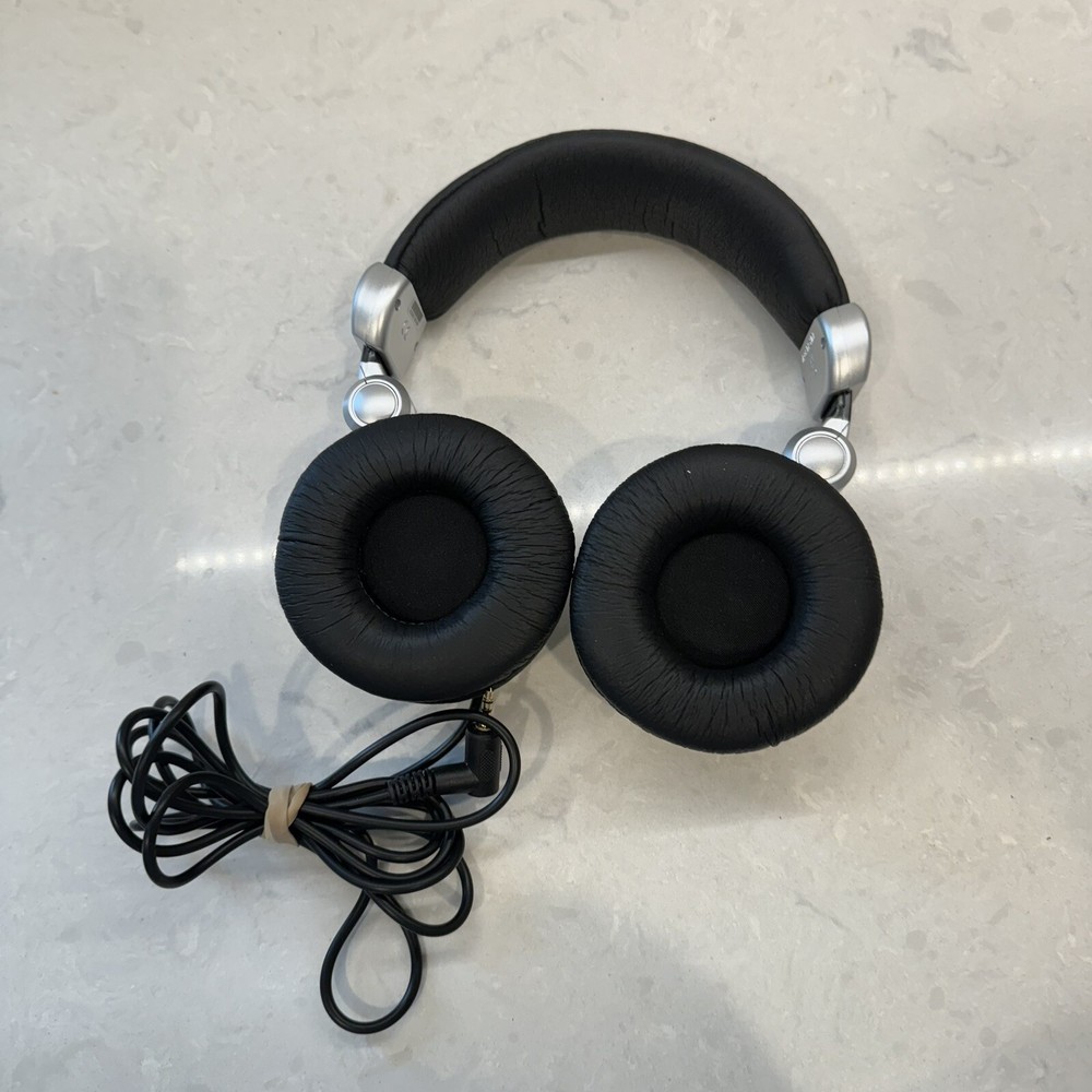Behringer HPX2000 Folding Stereo Headphones - Silver
