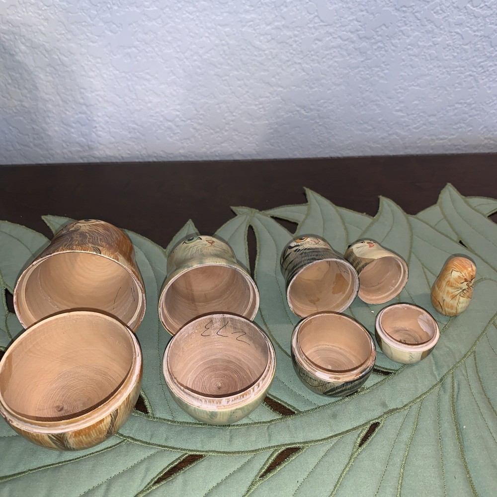 AUTHENTIC MODELS Oriental Stacking 5 Cats Read