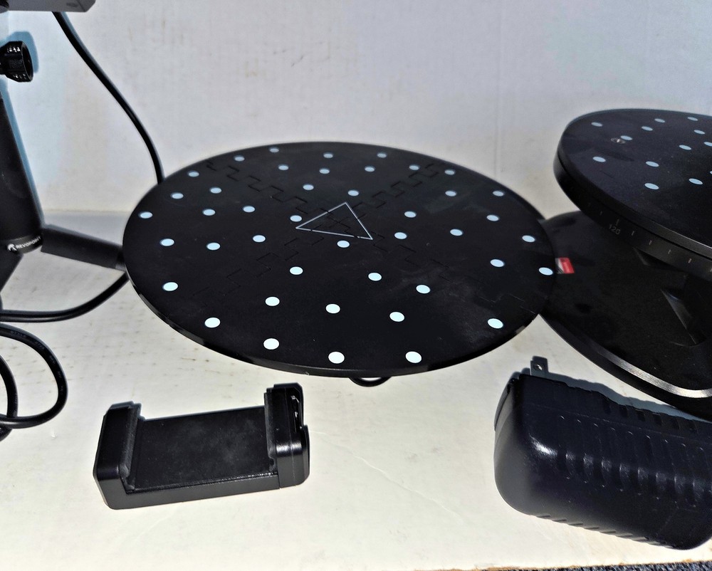 RevoPoint Mini 3D Scanner, Dual Axis Turn table, Barely used