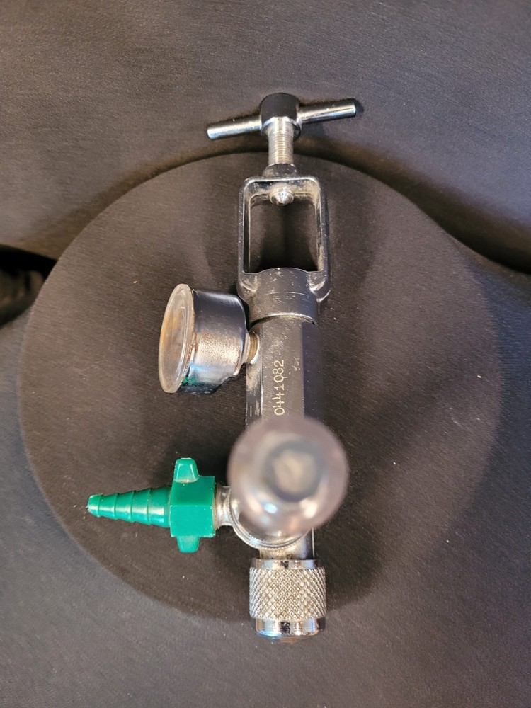 Erie Oxgen Regulator with Flowmeter