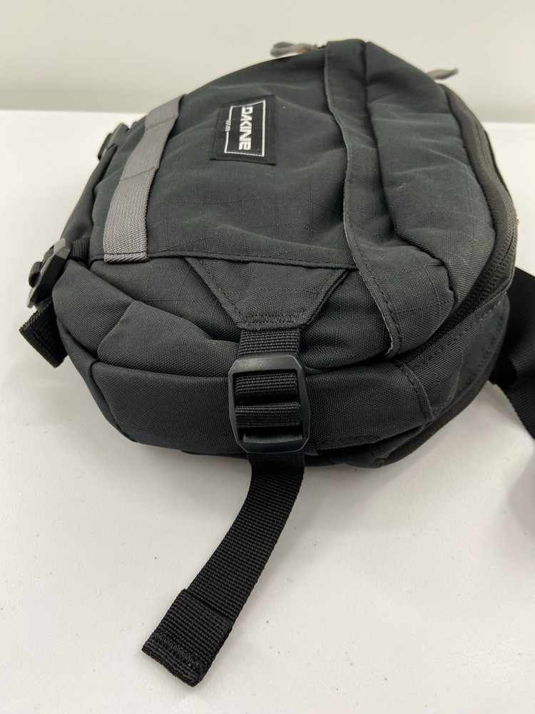 Dakine Hydration Over Shoulder Bag- Black