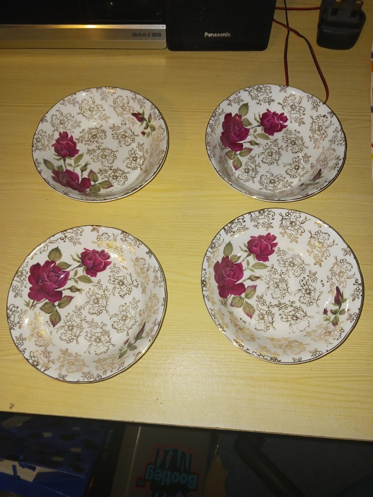 Rose/gold bone china bowl set